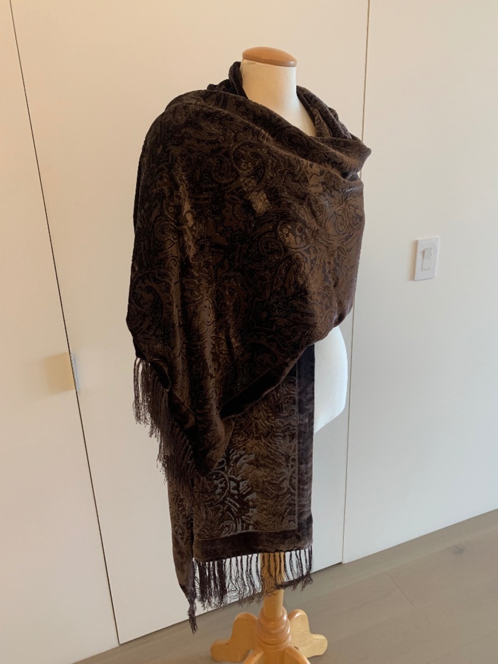 Lauren Ralph Lauren velvet brown scarf/wrap with fringe